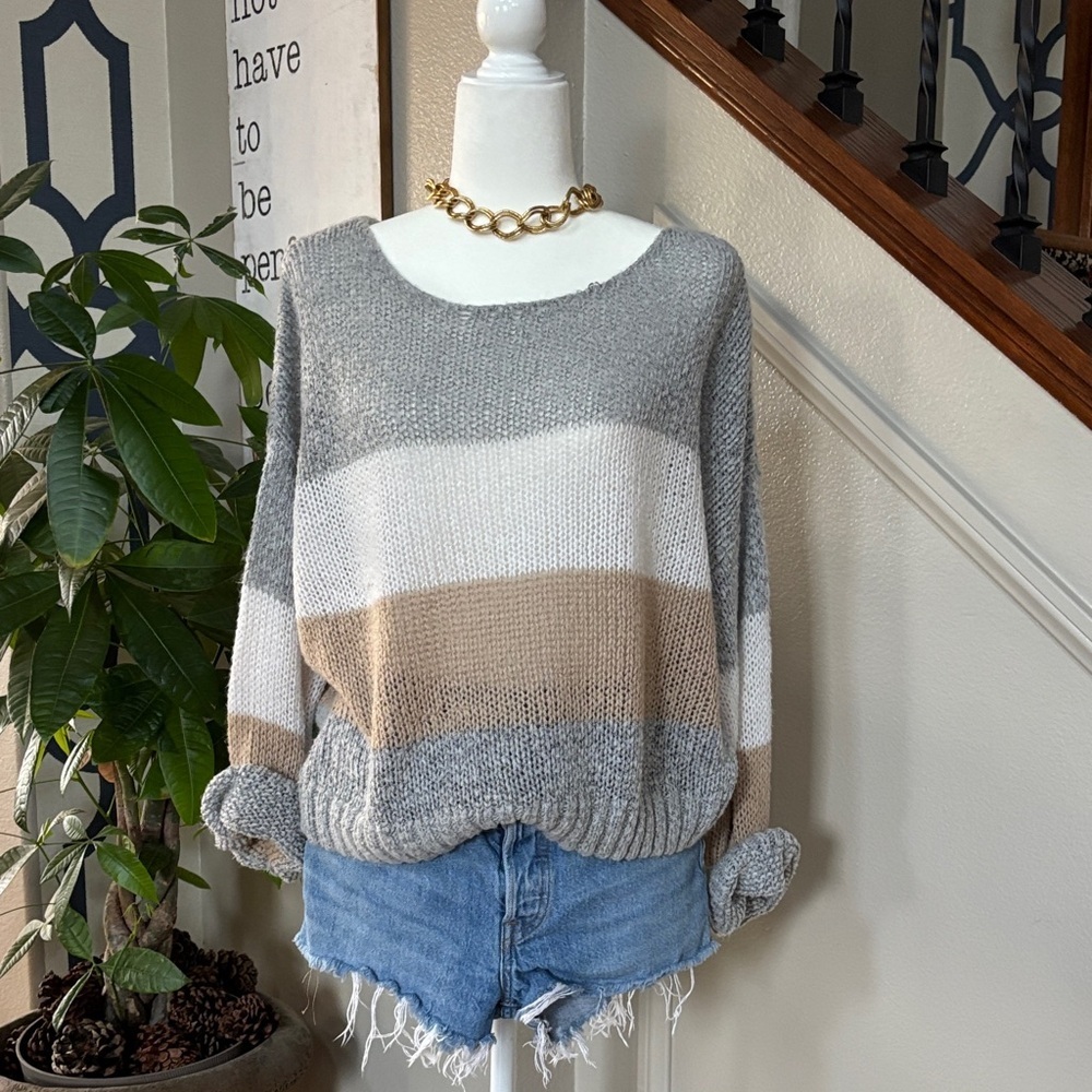 Striped Gray and Tan Women's Colorblock Slouchy & Soft Sweater 🤩